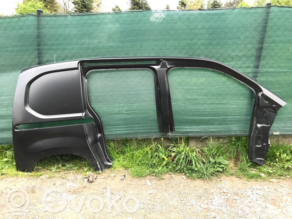 Toyota Proace Takakulmapaneeli 