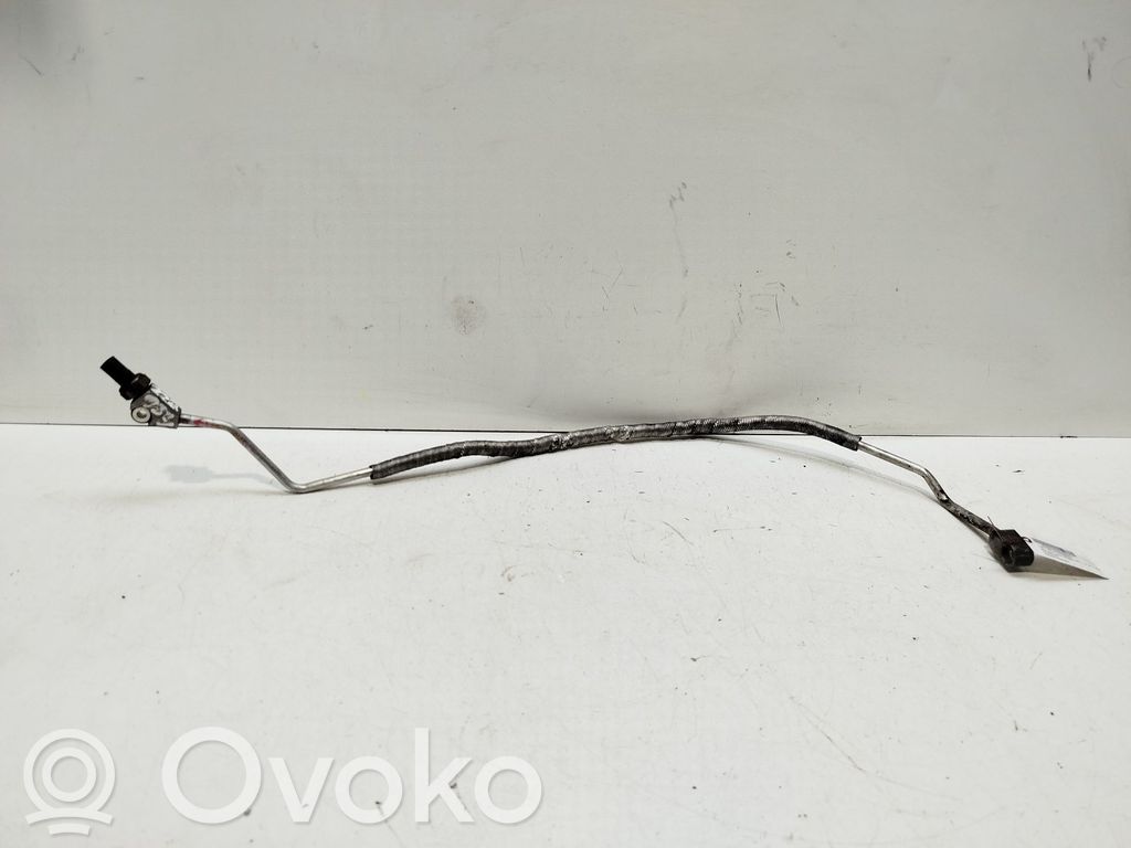 BMW 3 E46 Ilmastointilaitteen putki (A/C) 