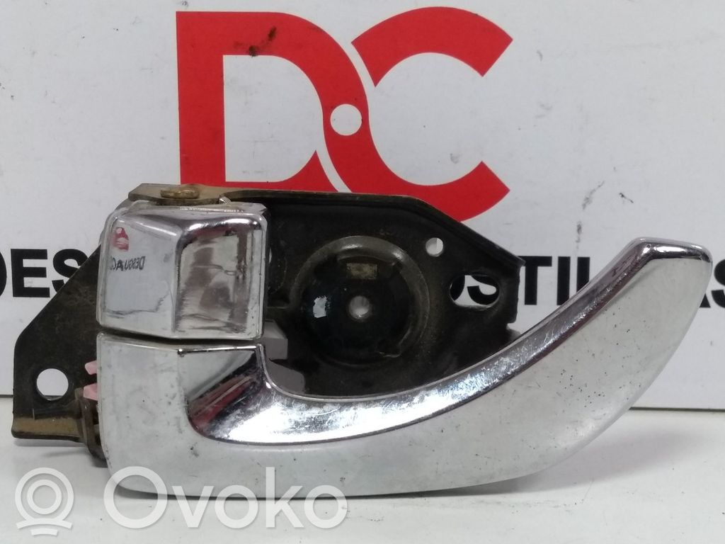 Hyundai Terracan Front door interior handle 