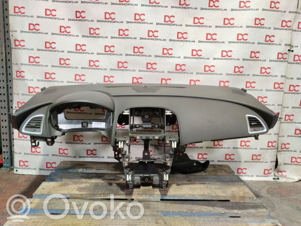 Opel Astra J Панель 