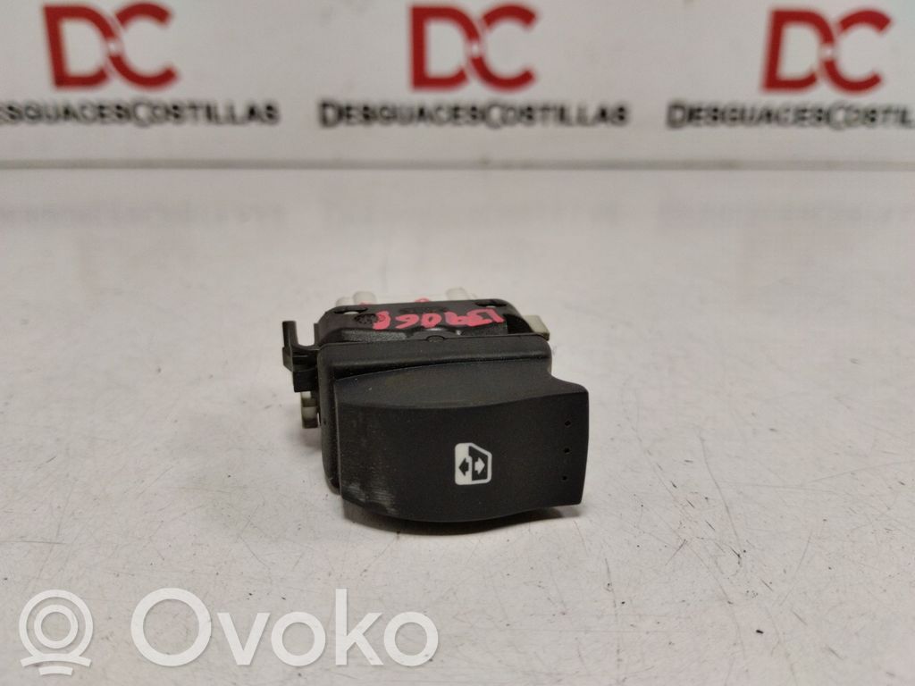 Renault Clio II Electric window control switch 