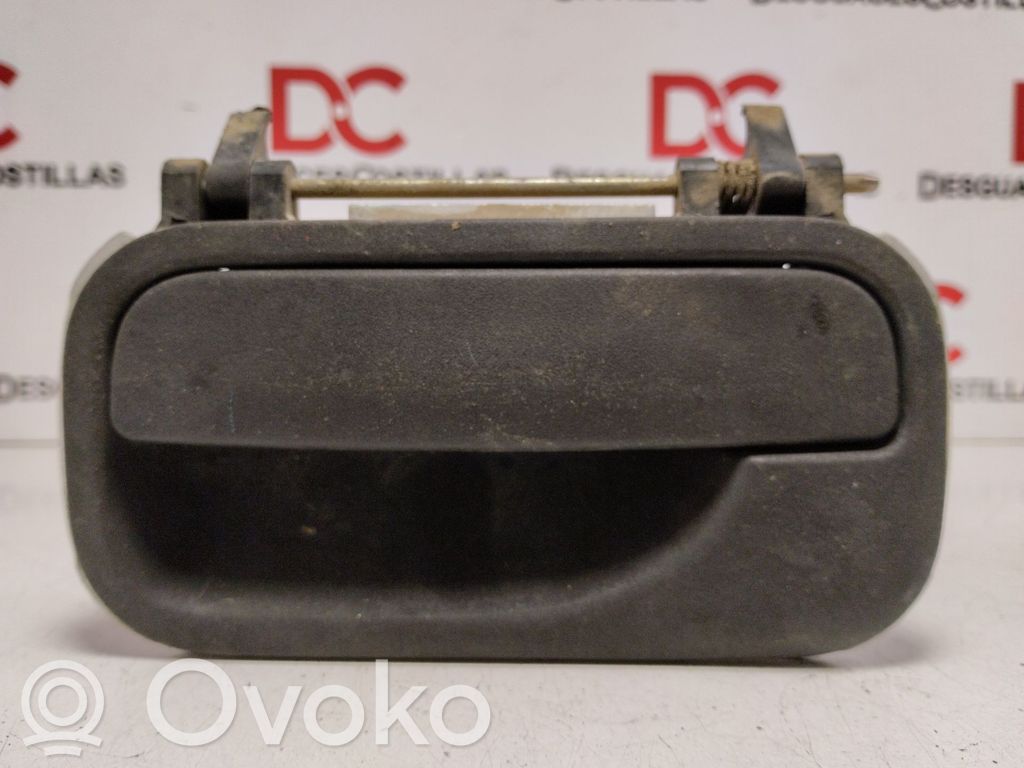 Manecilla externa puerta trasera