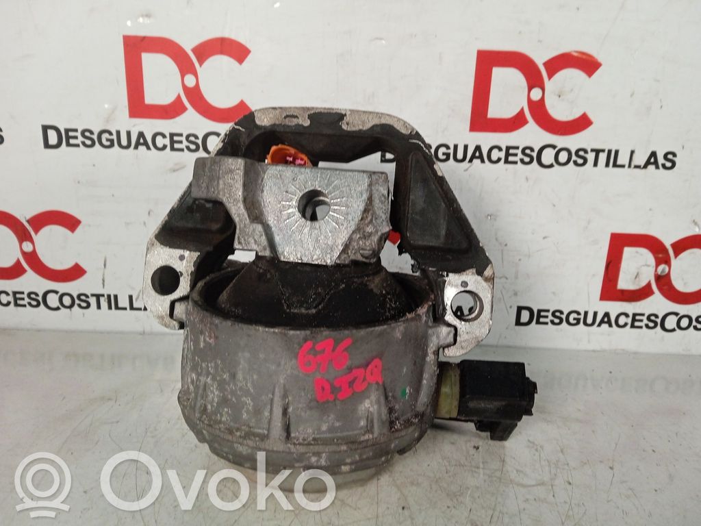 Engine mount bracket   4G0199381