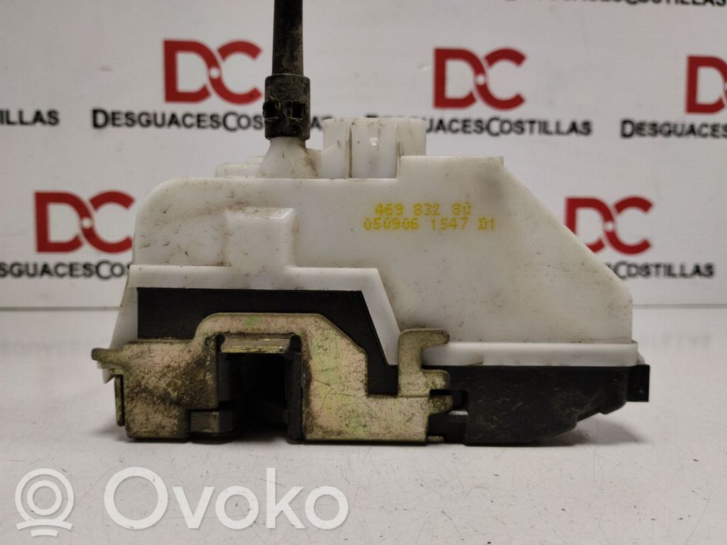 Citroen C3 Front door lock 