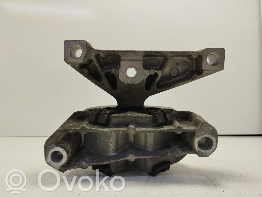 Citroen C2 Engine mount bracket 