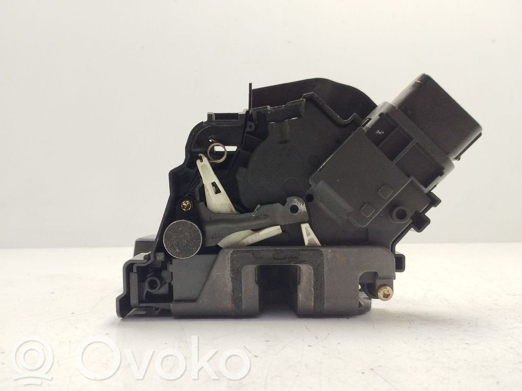 Ford Focus Front door lock 
