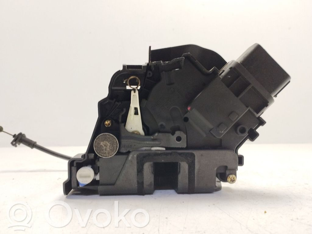 Ford Focus Aizmugurē slēdzene 