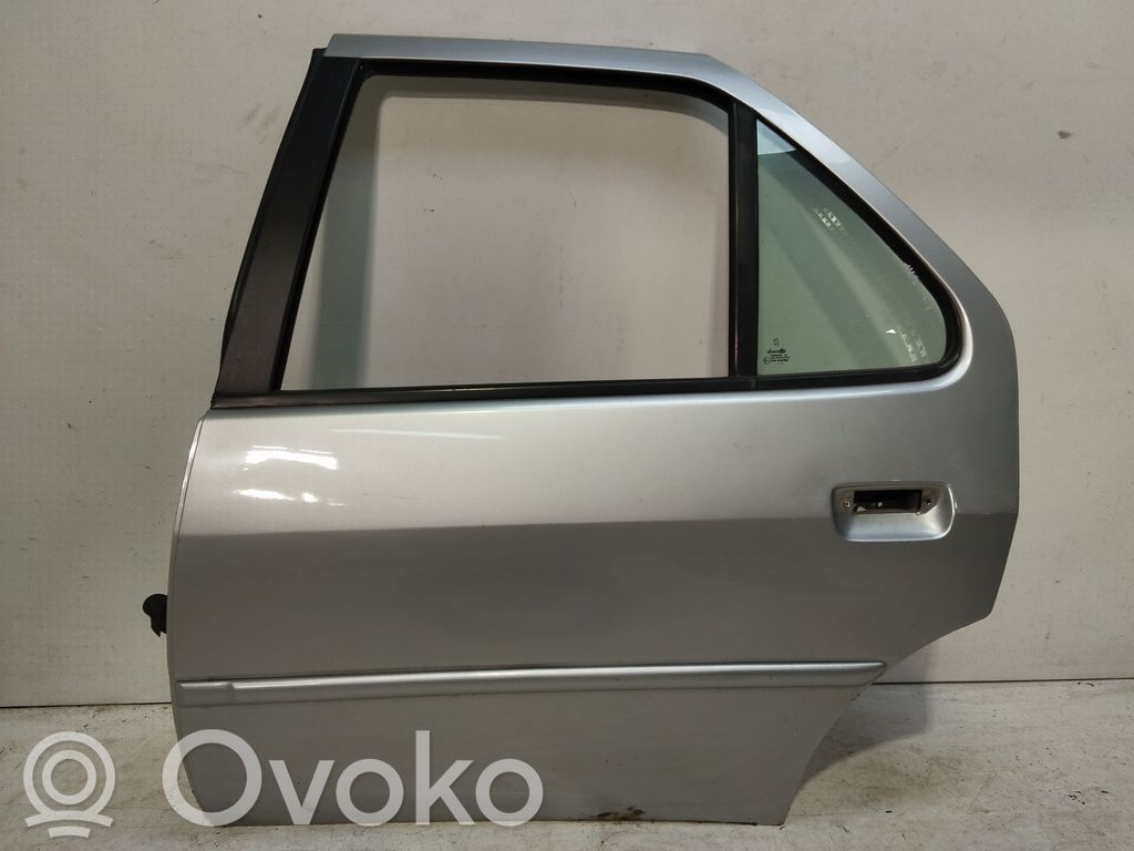 Peugeot 306 Galinės durys 