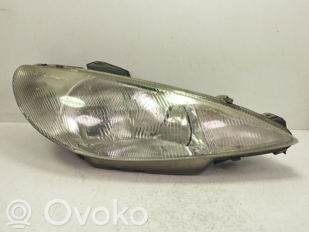 Peugeot 206 Lampa przednia 