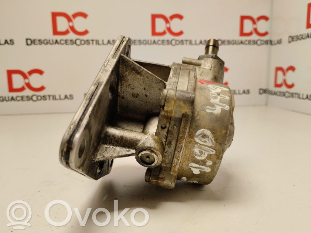 Peugeot 205 Bomba de vacío 