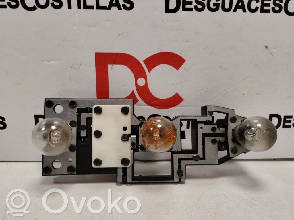 Citroen C5 Aizmugures spuldzes vāka turētājs 