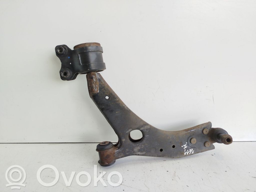 Front control arm   1570285