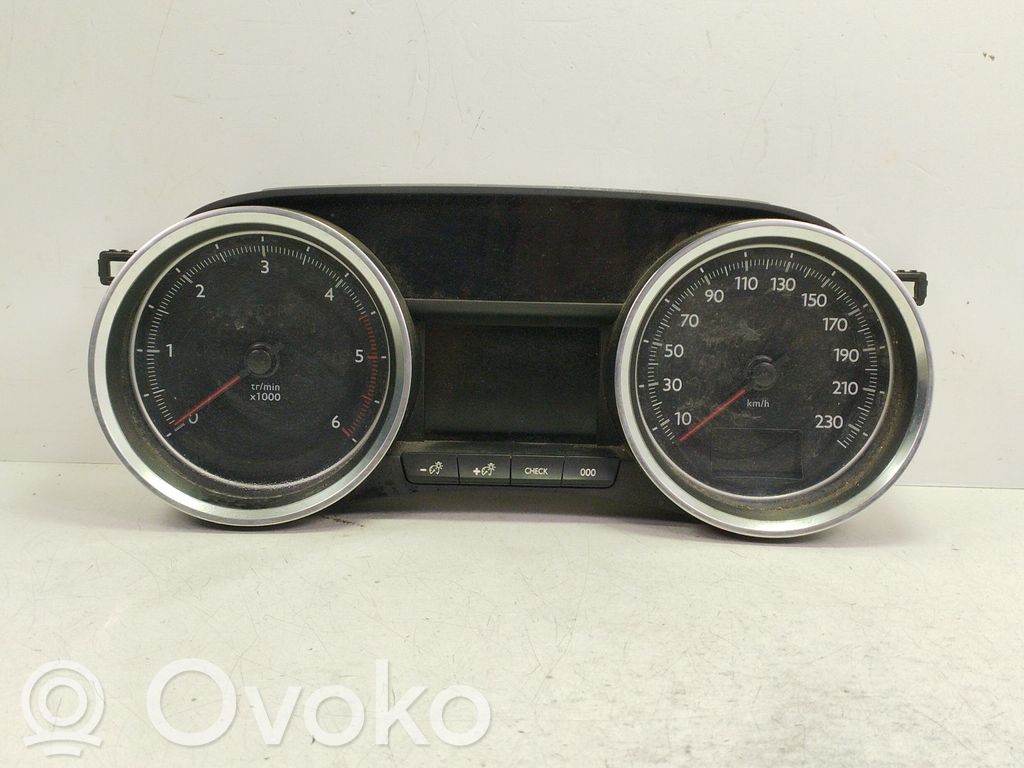 Peugeot 508 Vitezometru (grup de instrumente) 