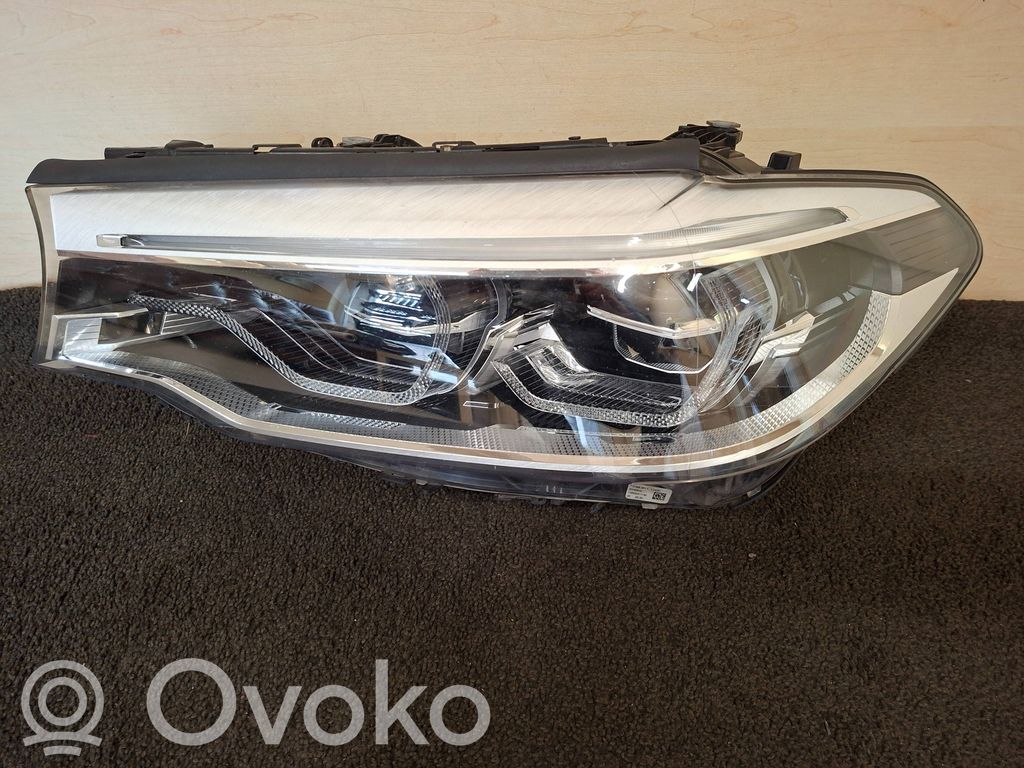 BMW 5 G30 G31 G38 Lampa przednia 