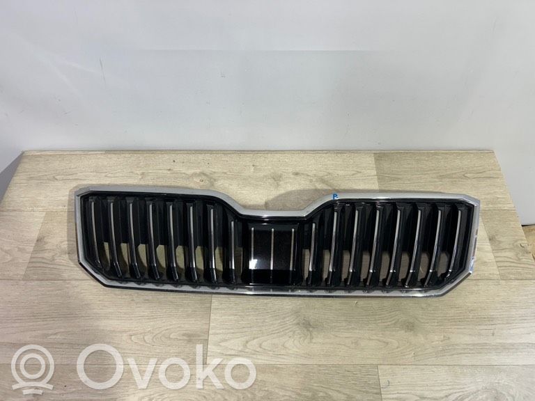Skoda Superb B8 (3V) Maskownica / Grill / Atrapa górna chłodnicy 