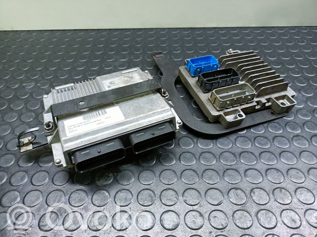 Opel Zafira C Engine control unit/module 