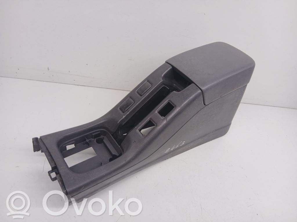 Nissan PickUp Centrālā konsole 