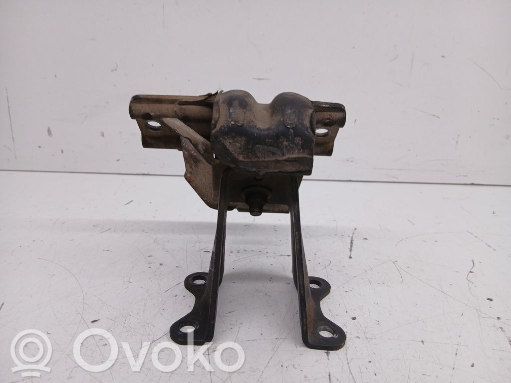 Nissan Terrano Engine mount bracket 