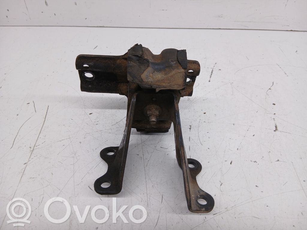 Nissan Terrano Engine mount bracket 