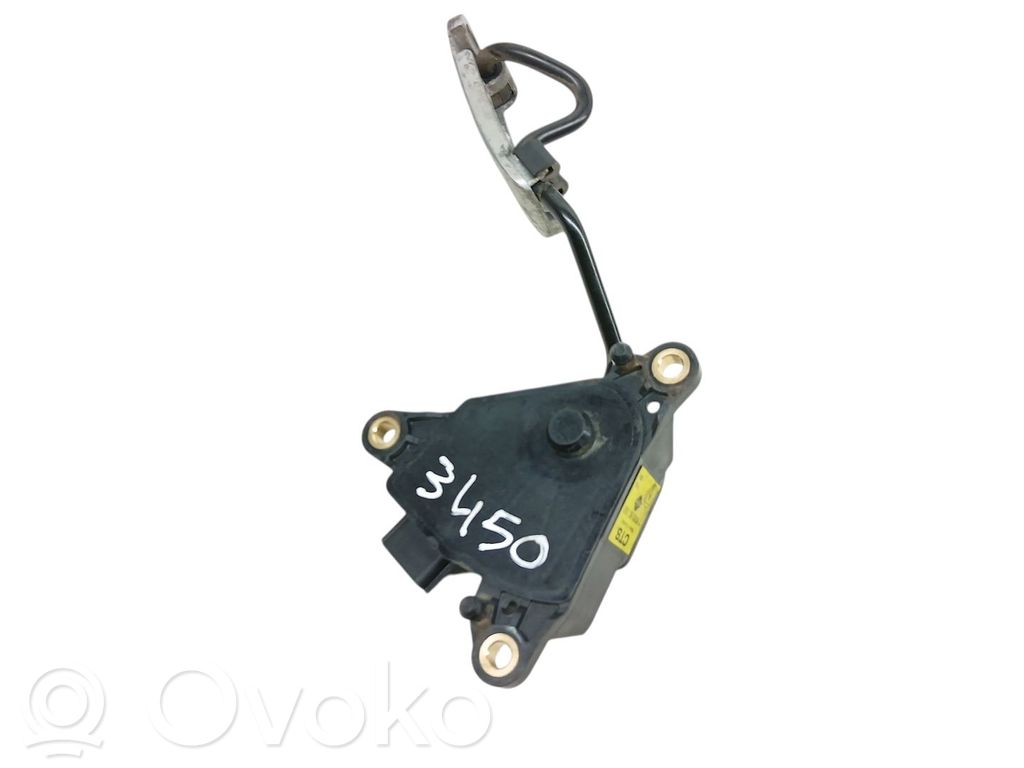 Accelerator throttle pedal   18002BC500