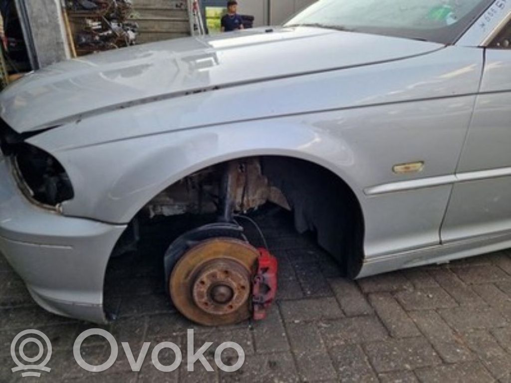 BMW 3 E46 Крыло 