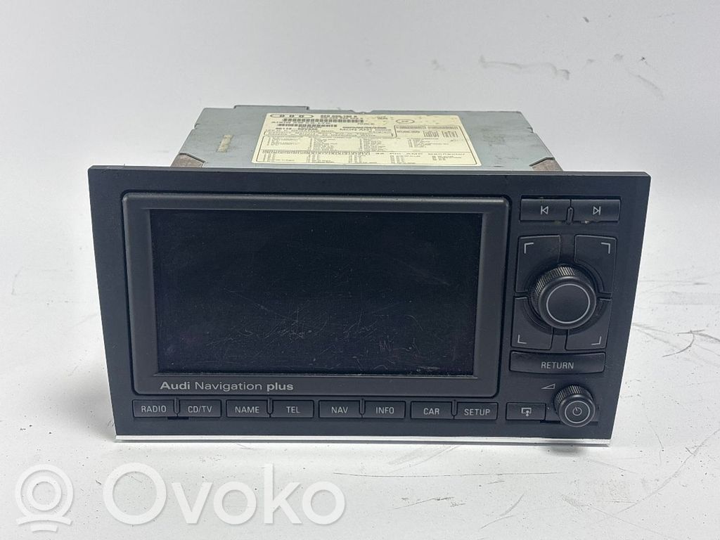 Audi A4 S4 B7 8E 8H Panel / Radioodtwarzacz CD/DVD/GPS 