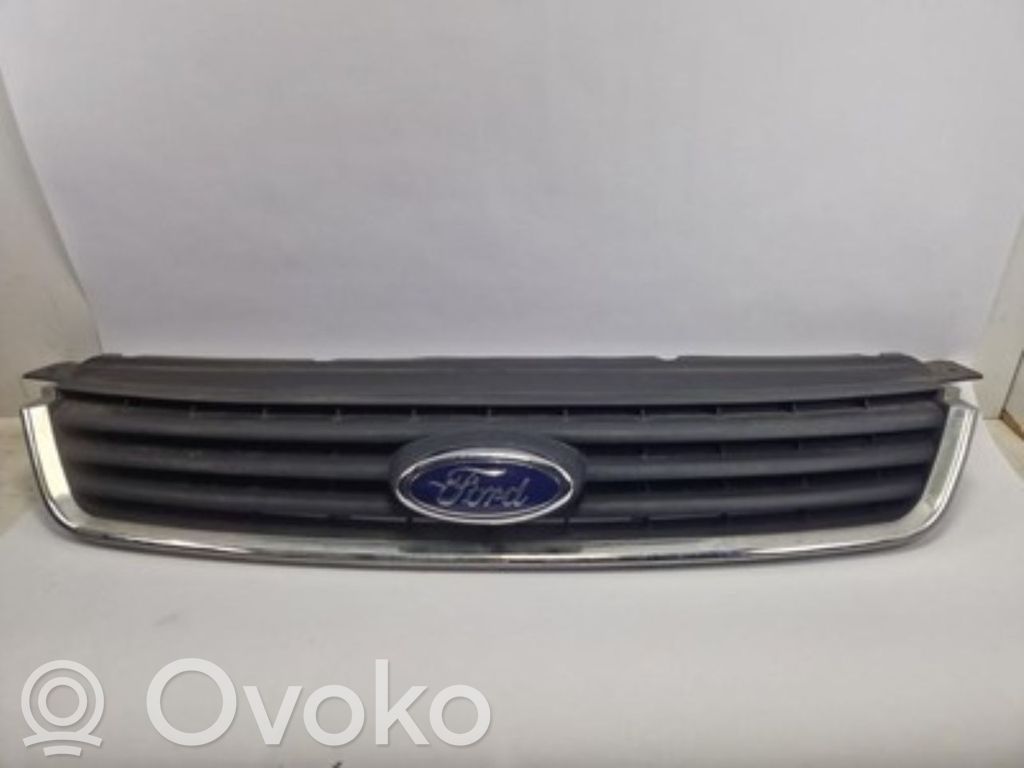 Front bumper upper radiator grill