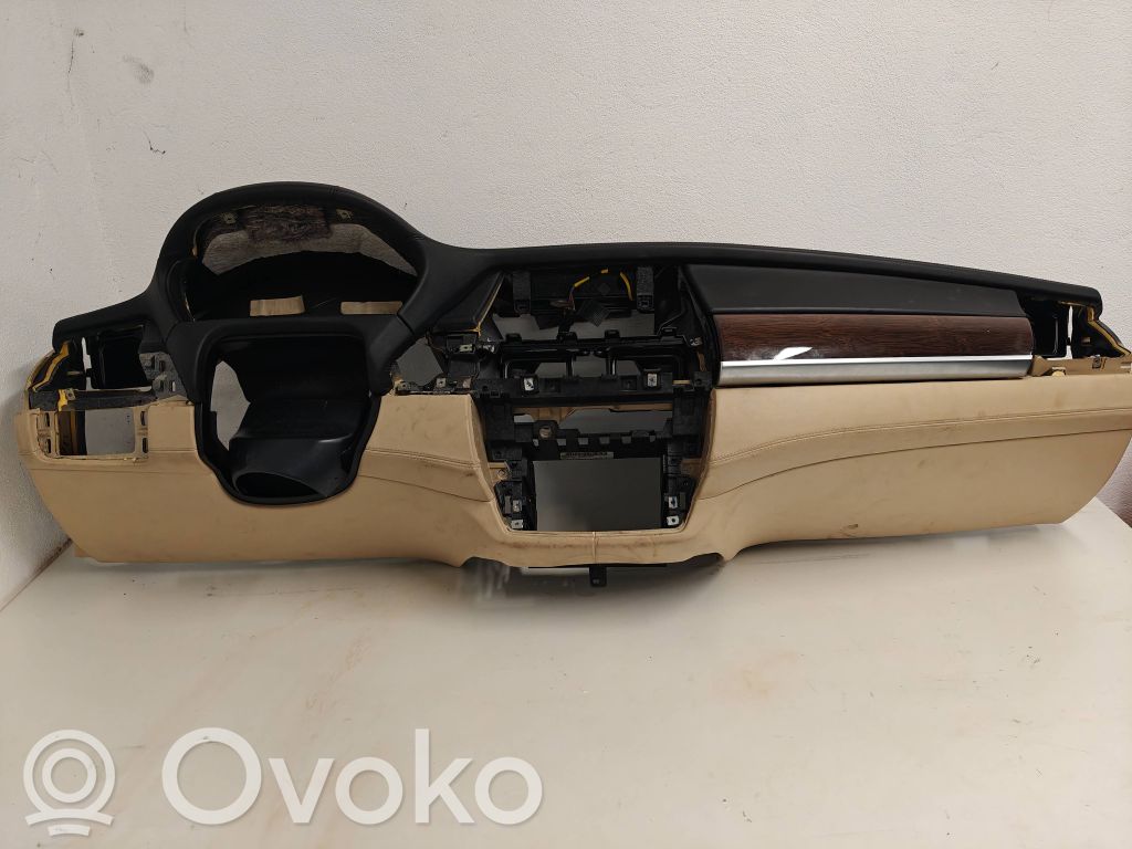 Dashboard   51459140539,773201,011073706