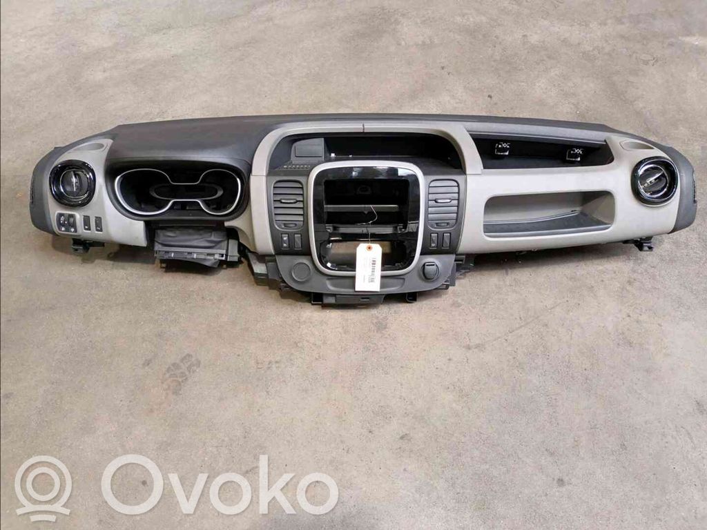 Renault Trafic III (X82) Панель 