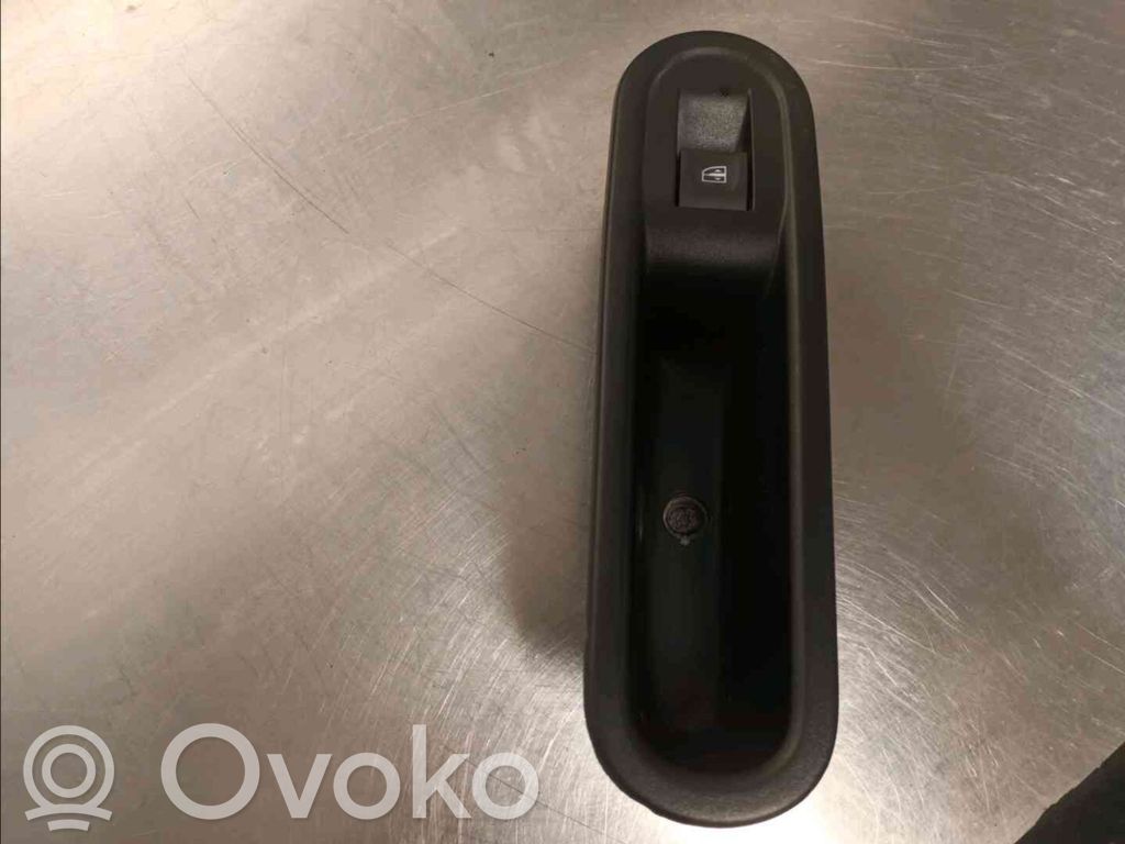 Renault Twingo III Electric window control switch 