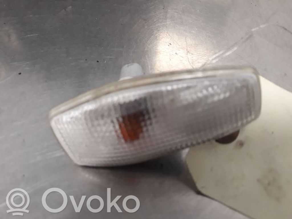 Kierunkowskaz błotnika przedniego   9230325500