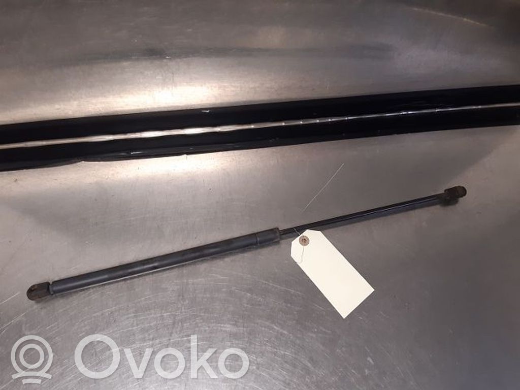 Peugeot 306 Tailgate strut 