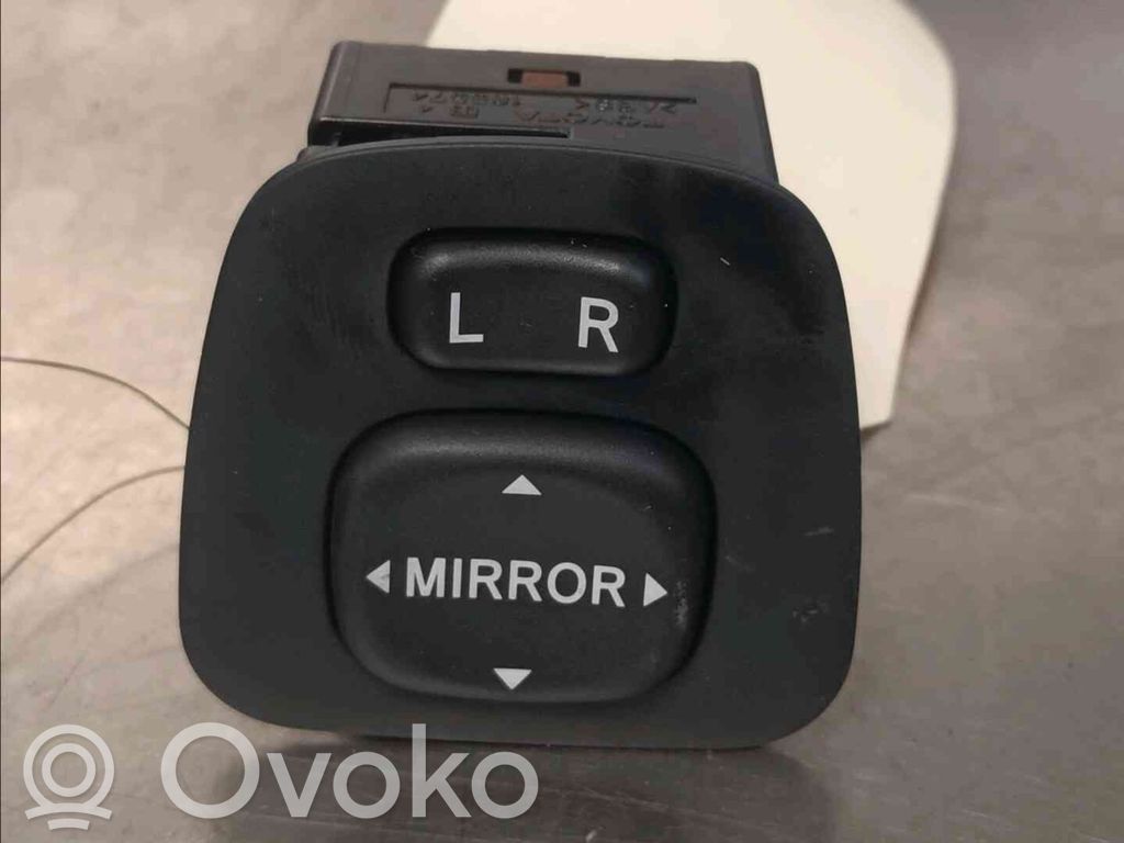 Peugeot 108 Wing mirror switch 