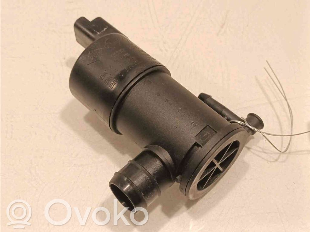 Renault Master III Windscreen/windshield washer pump 