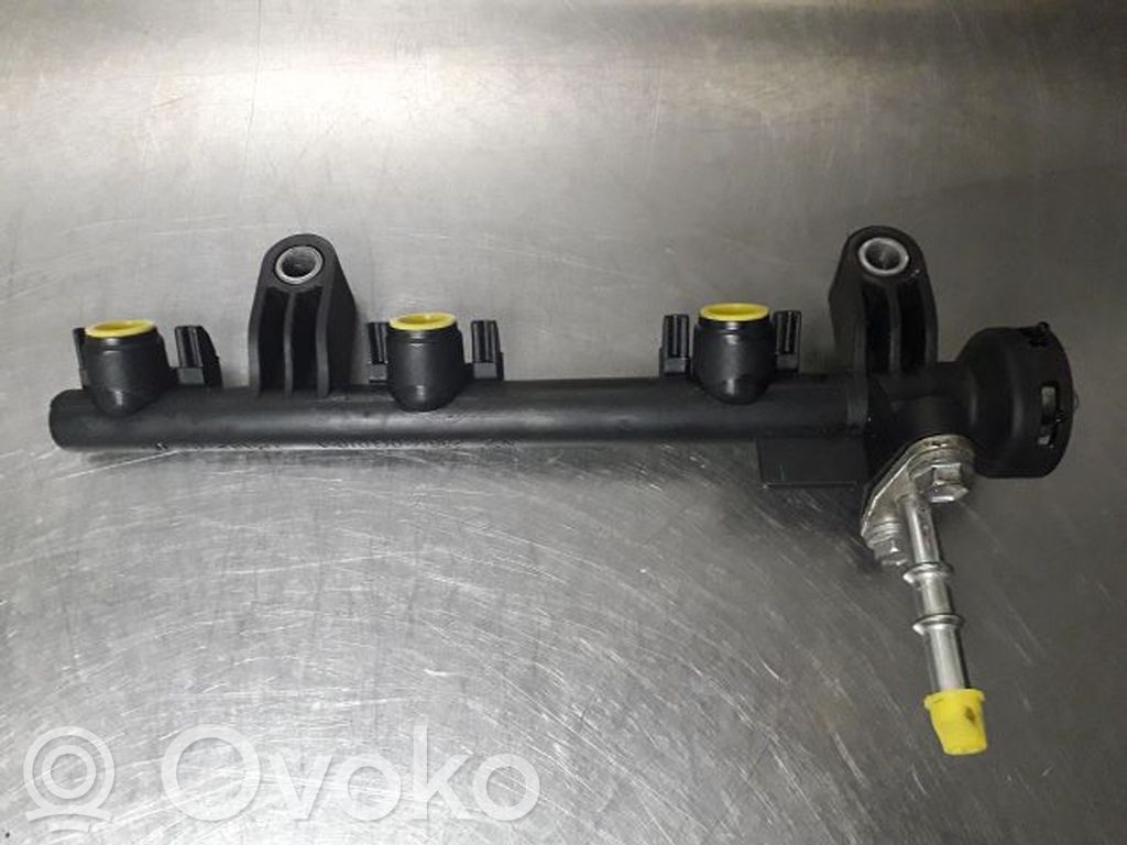 Peugeot 107 Tubo principal de alimentación del combustible 