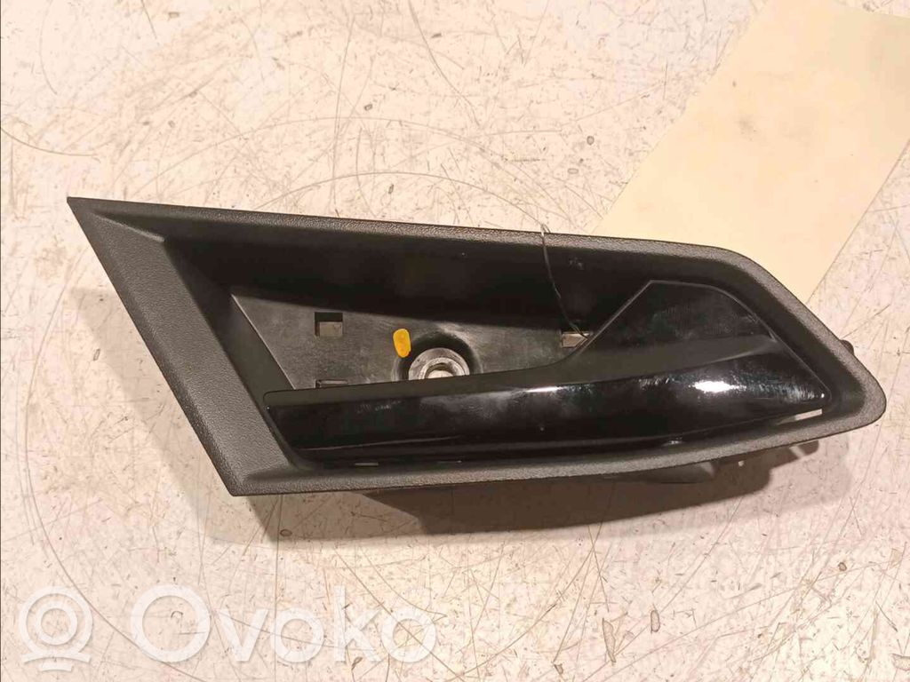 Renault Austral Manecilla interna puerta trasera 
