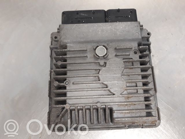 Volkswagen Polo V 6R Komputer / Sterownik ECU silnika 
