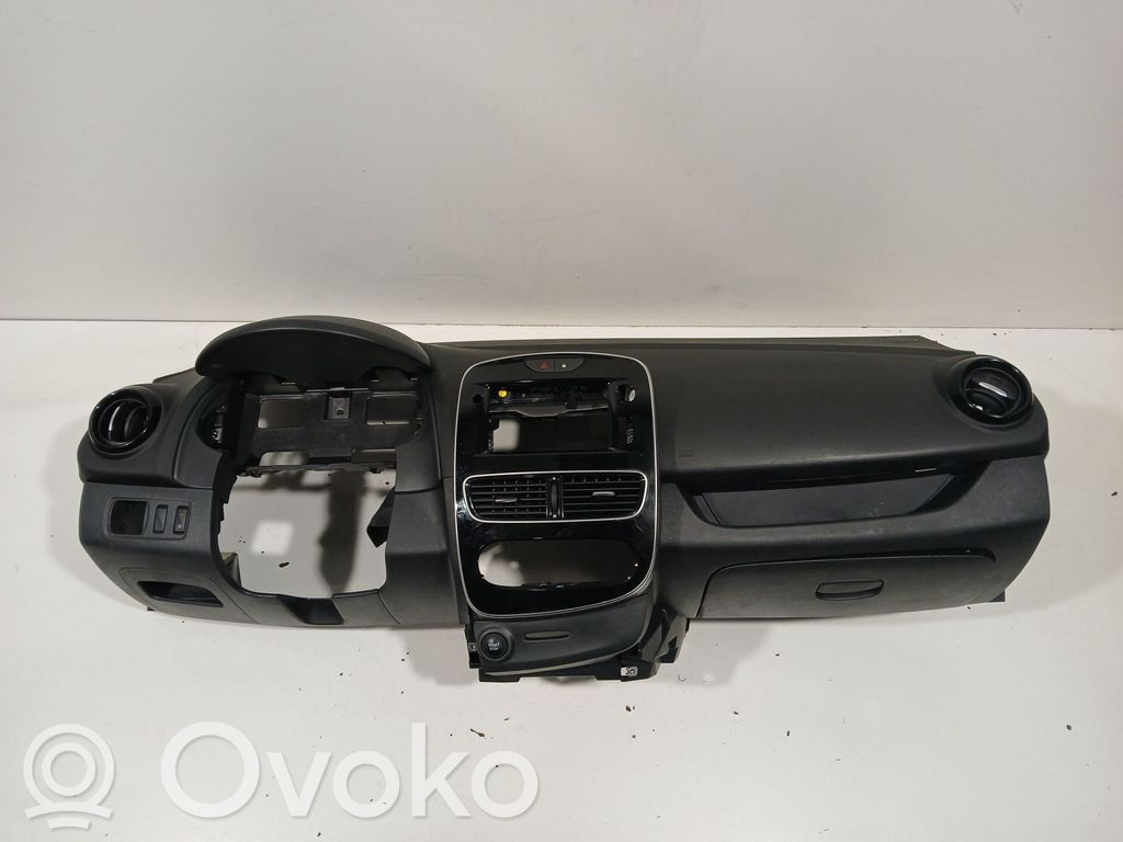 Renault Clio IV Панель 
