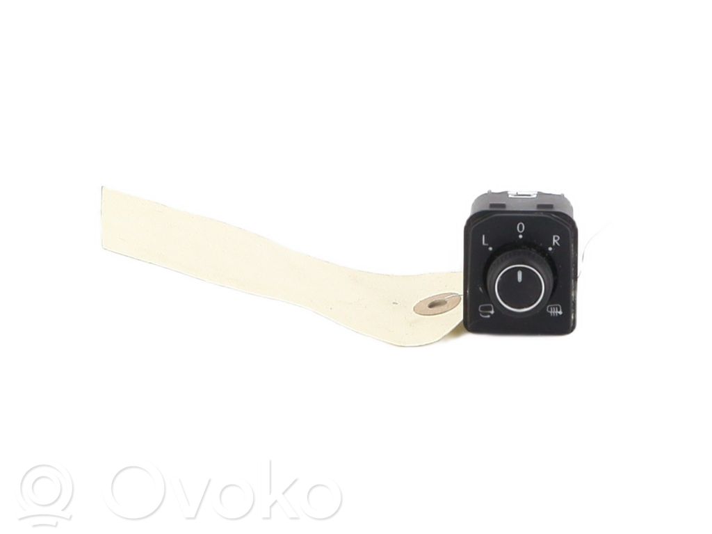 Volkswagen Polo VI Wing mirror switch 