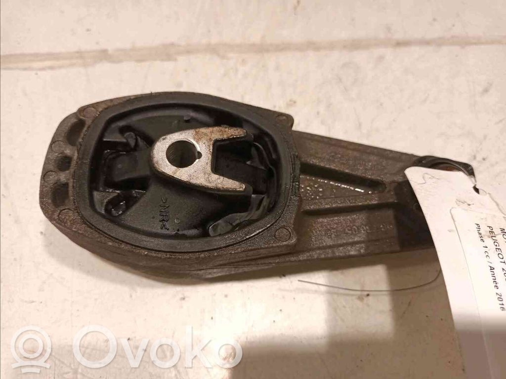 Peugeot 2008 I Engine mount bracket 