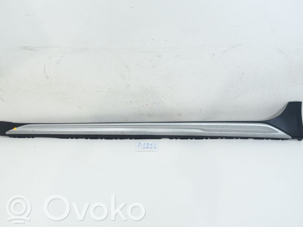 Slenkstis   8W9853855H