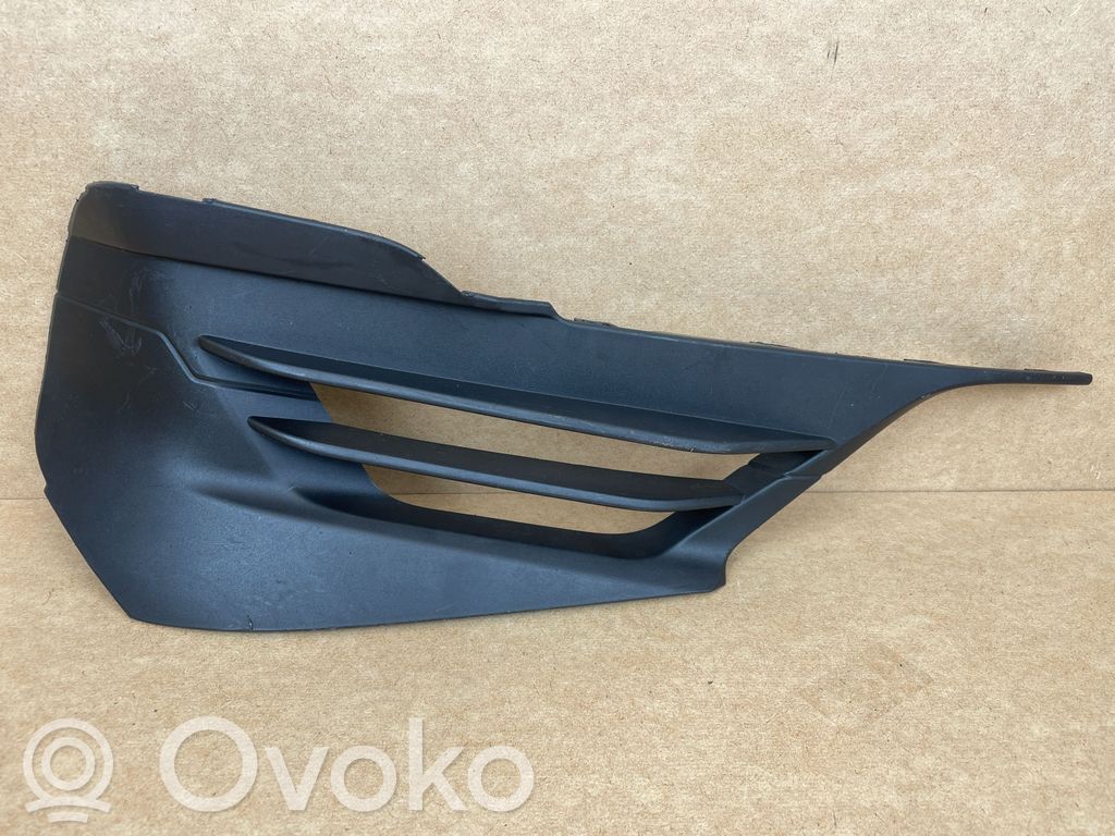 BMW 2 F45 Moldura/rejilla de la luz antiniebla delantera 