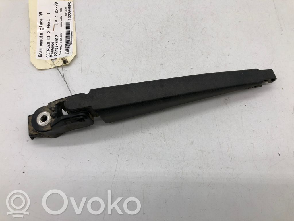 Citroen C1 Ramię wycieraczki szyby tylnej 