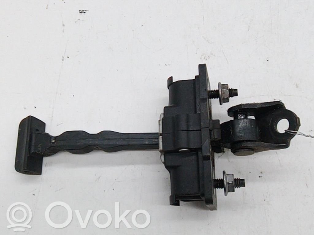 Citroen C4 Cactus Etuoven pidätin 