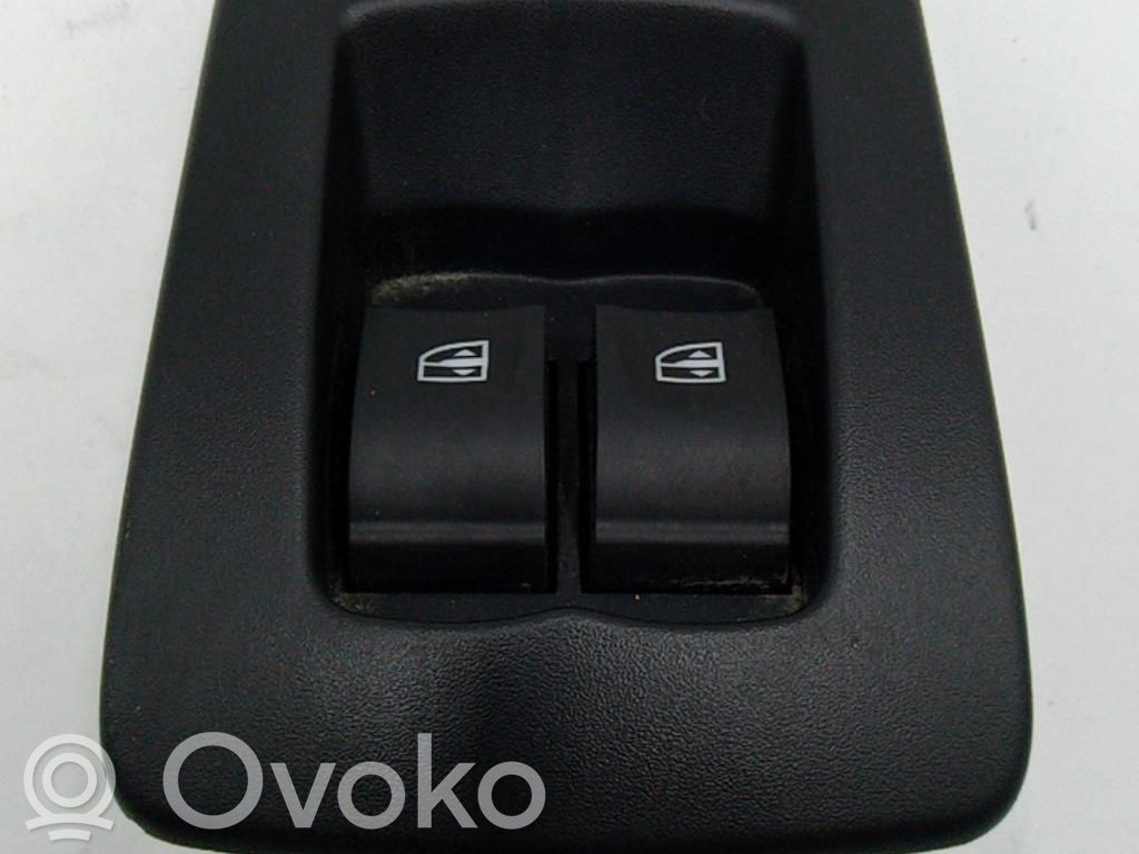 Dacia Sandero Electric window control switch 