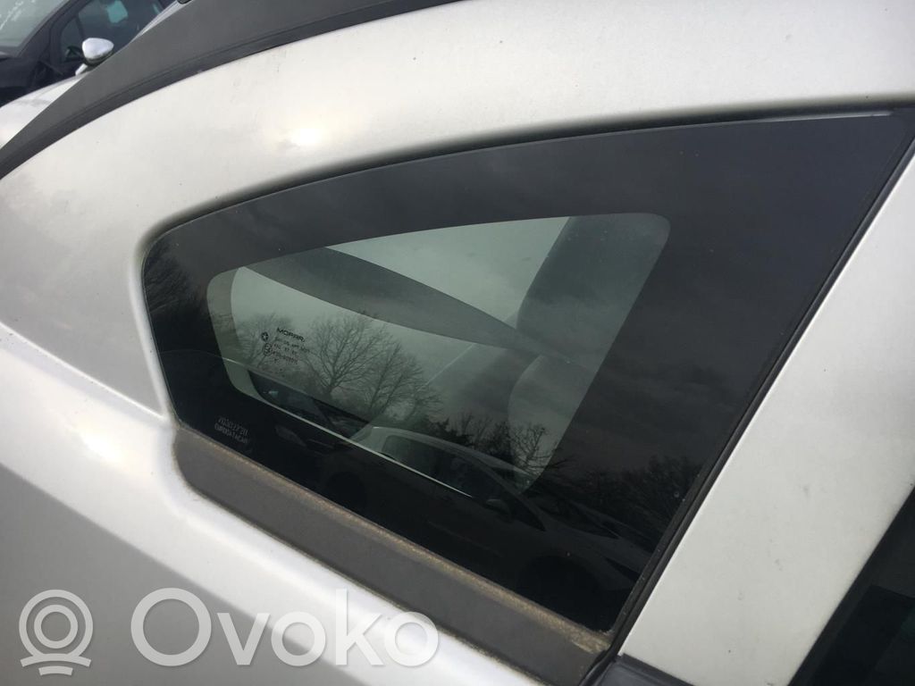 Dodge Caliber Rear side window 