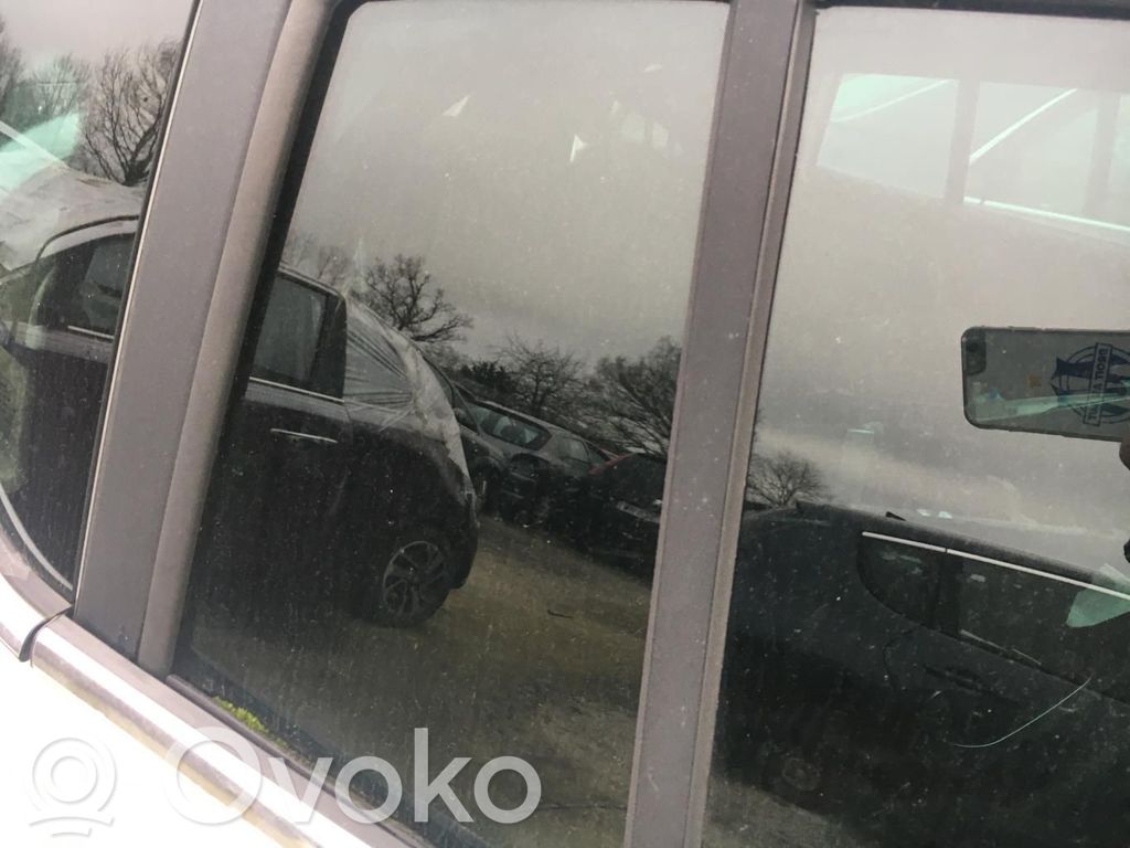 Ford B-MAX Ventanilla de ventilación de la puerta trasera 