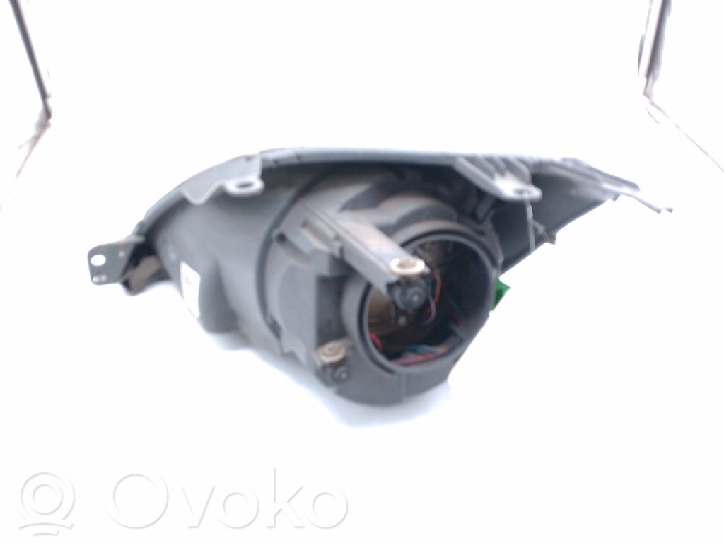 Ford Fiesta Lampa przednia 