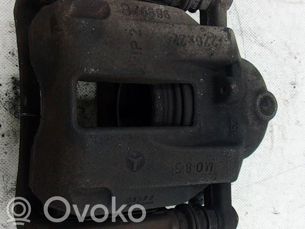 Mercedes-Benz A W169 Zacisk hamulcowy przedni 