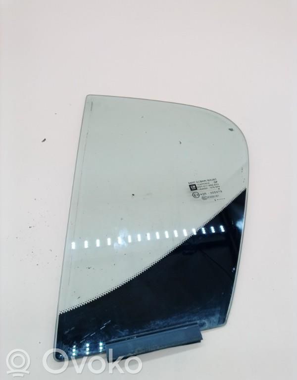 Opel Corsa E Ventanilla de ventilación de la puerta trasera 